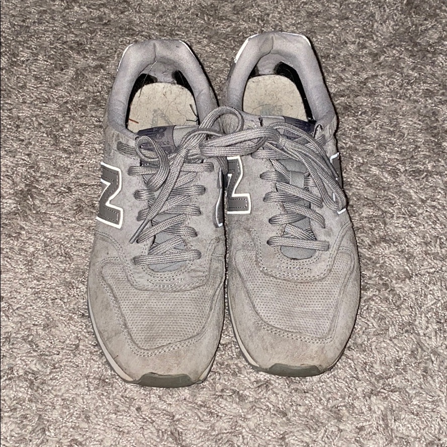 New Balance 696